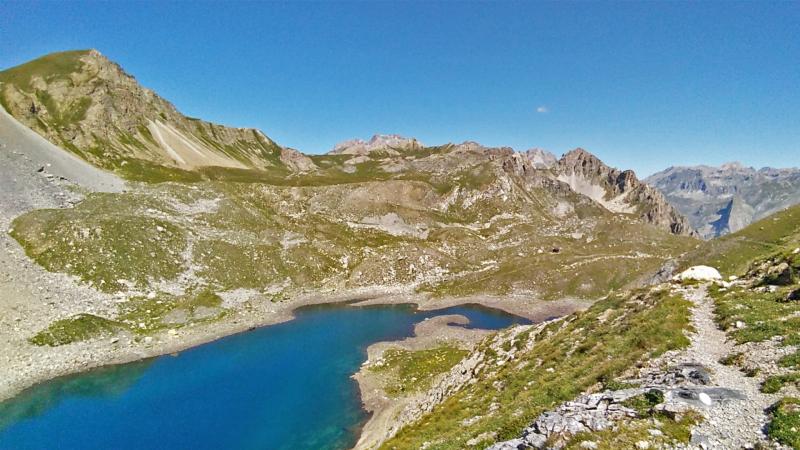 Lago Apsoi e bivacco Bonelli (2323 m)